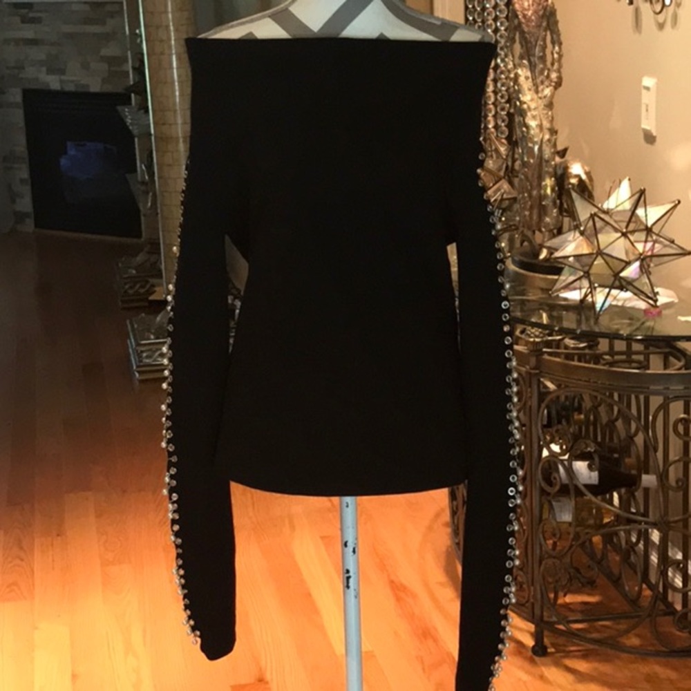 ‼️SOLD‼️ Girls & Pearls Off Shoulder Top by Beulah - Picture 3 of 8